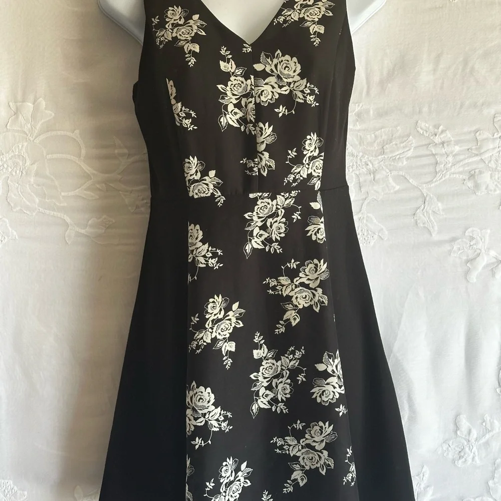 Eric + lani Black & White Floral Dress, Gothic Style,Whimsical Design,Romantic - Picture 11 of 16